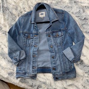 Cute old navy jean jacket!